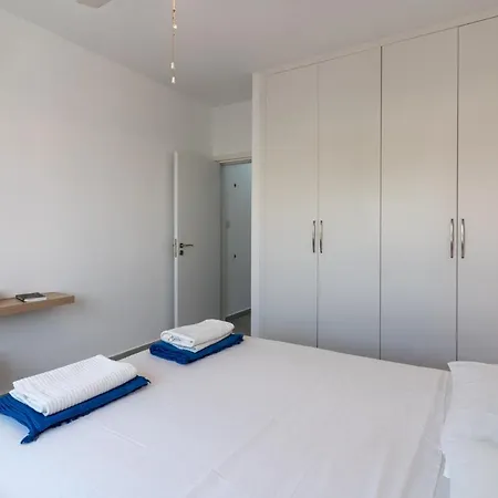 Seaview At Harbour Apartment Paphos